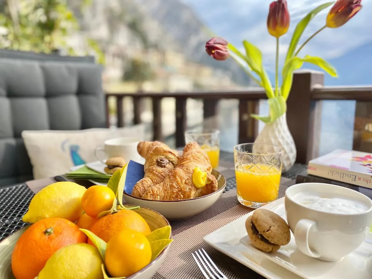 Bouganville Apartment Limone sul Garda Italy