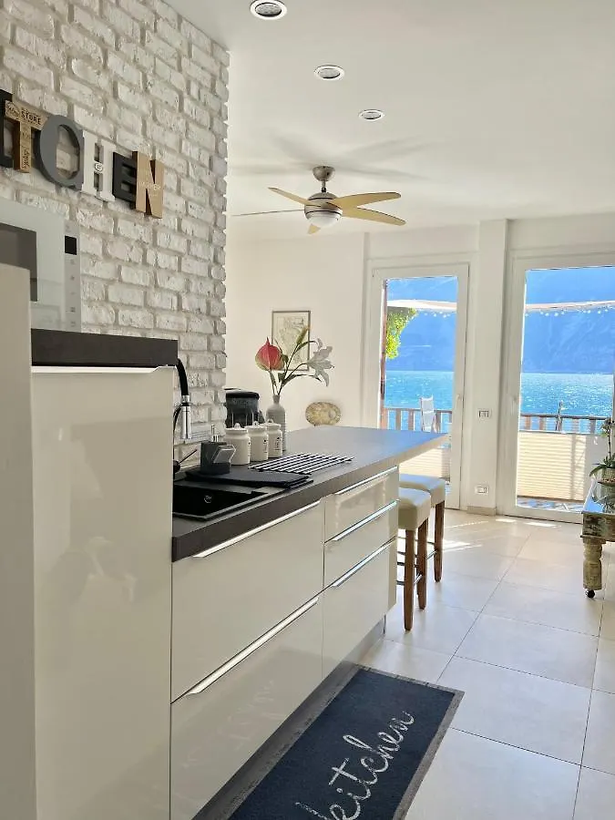 Bouganville Apartment Limone sul Garda Italy