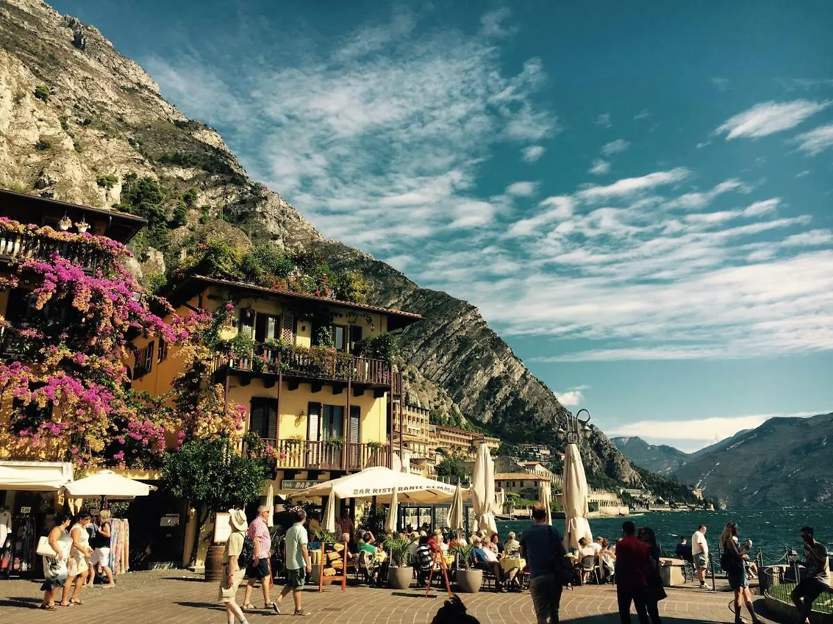 Bouganville Apartment Limone sul Garda Italy